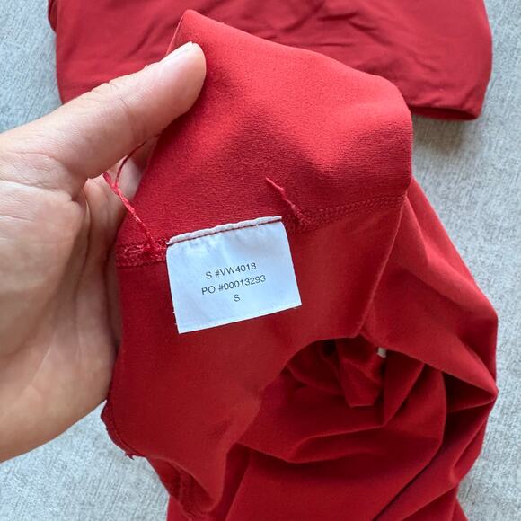 Vuori Red AllTheFeels Set - Picture 4 of 4